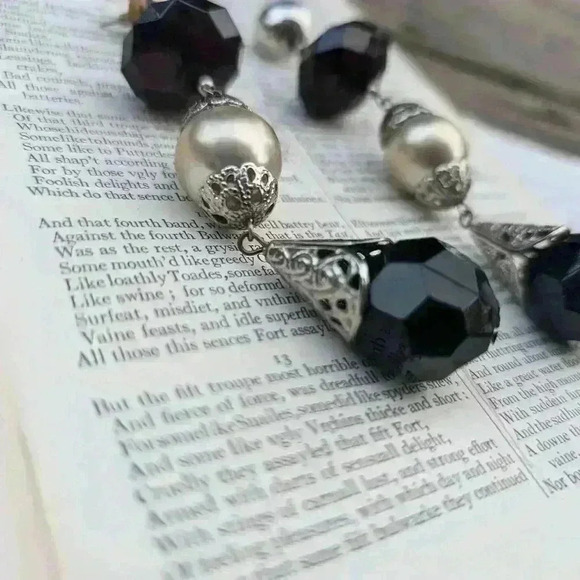 Vintage large statement earrings black glass beads - Picture 3 of 8